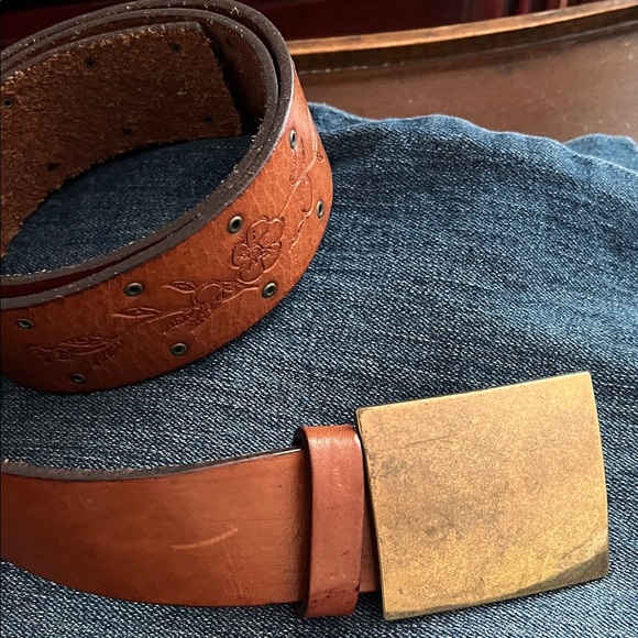 Vintage embossed Brown Leather Belt with Brass Buckle - Picture 1 of 7